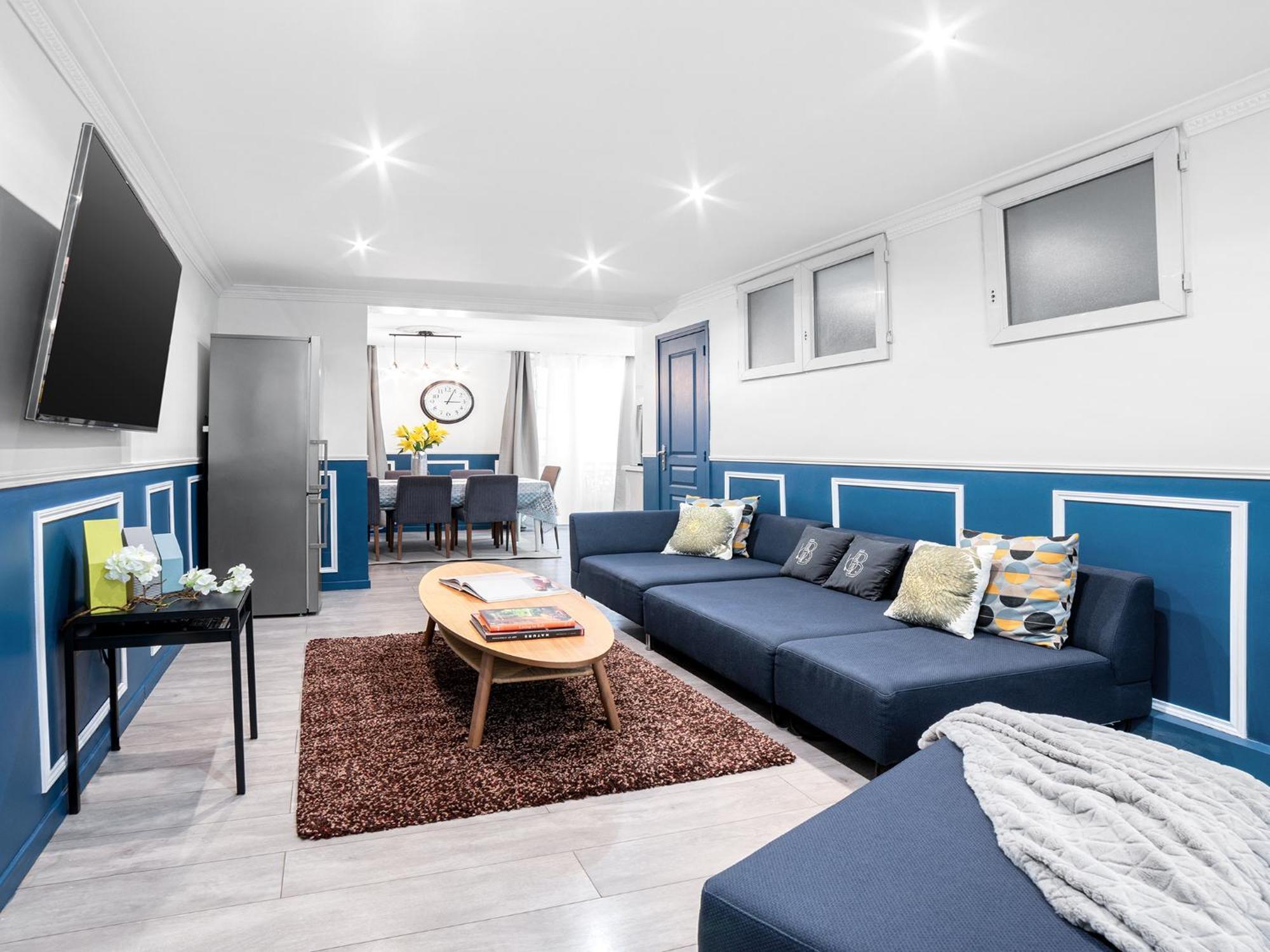 Manray House - Beautiful Three Bedroom Apartment- Center *